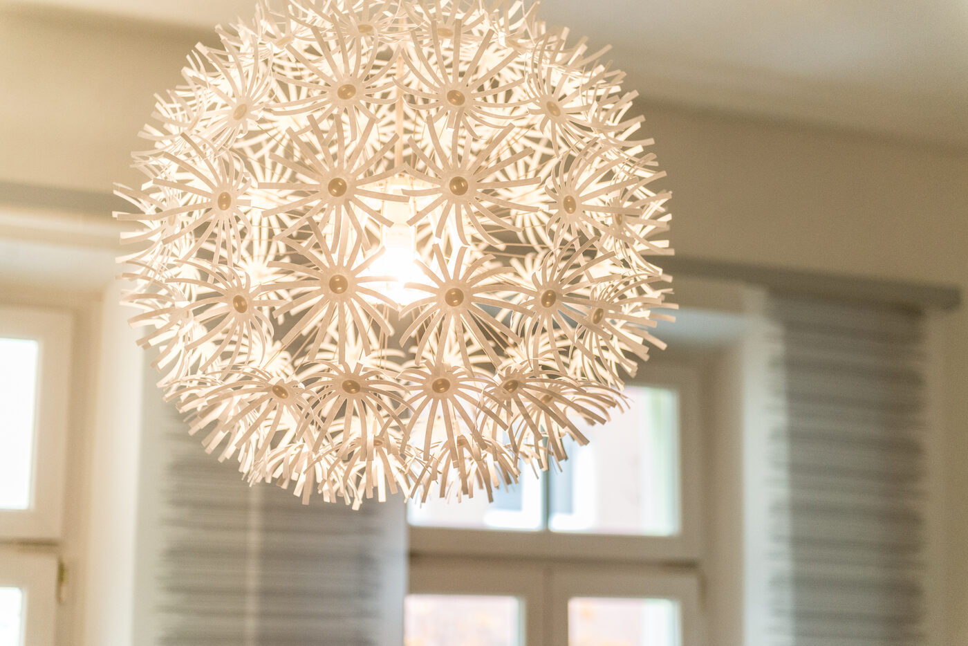 Pusteblumen-Lampe – Atmosphäre der Praxis